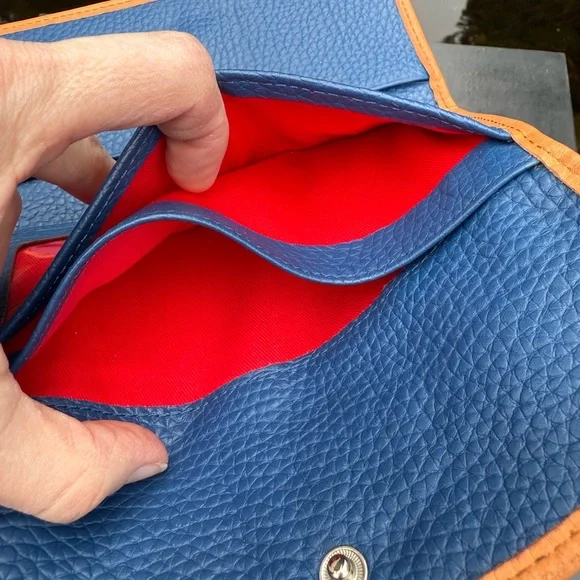 Vintage Dooney & Bourke Tri-Fold Leather Wallet - Picture 8 of 15